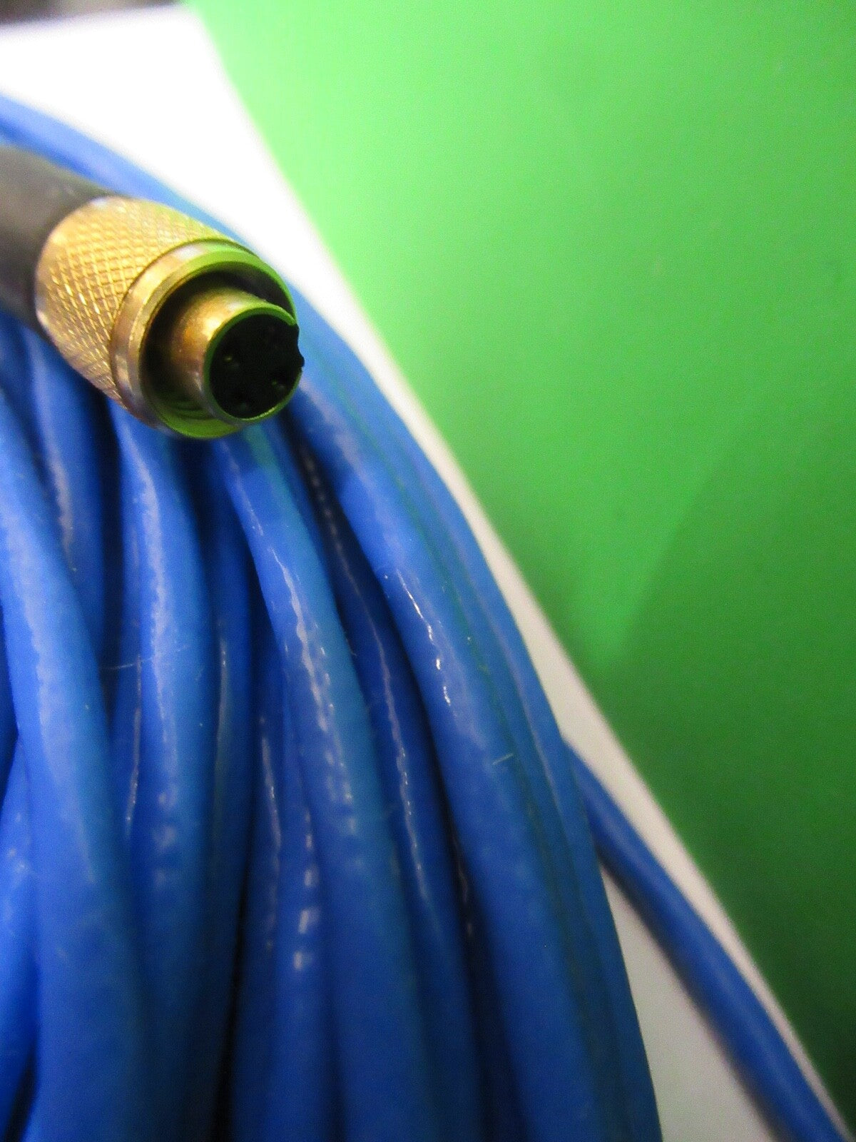 PCB PIEZOTRONICS CABLE 1/4-28 TO TWO BNC 100 FEET 010AYQM AS PICTURED 18-FT-54