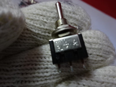 LOT 9 EA TEMPORARY SWITCH MINI TOGGLE 6A 125V NICE &6-A-21