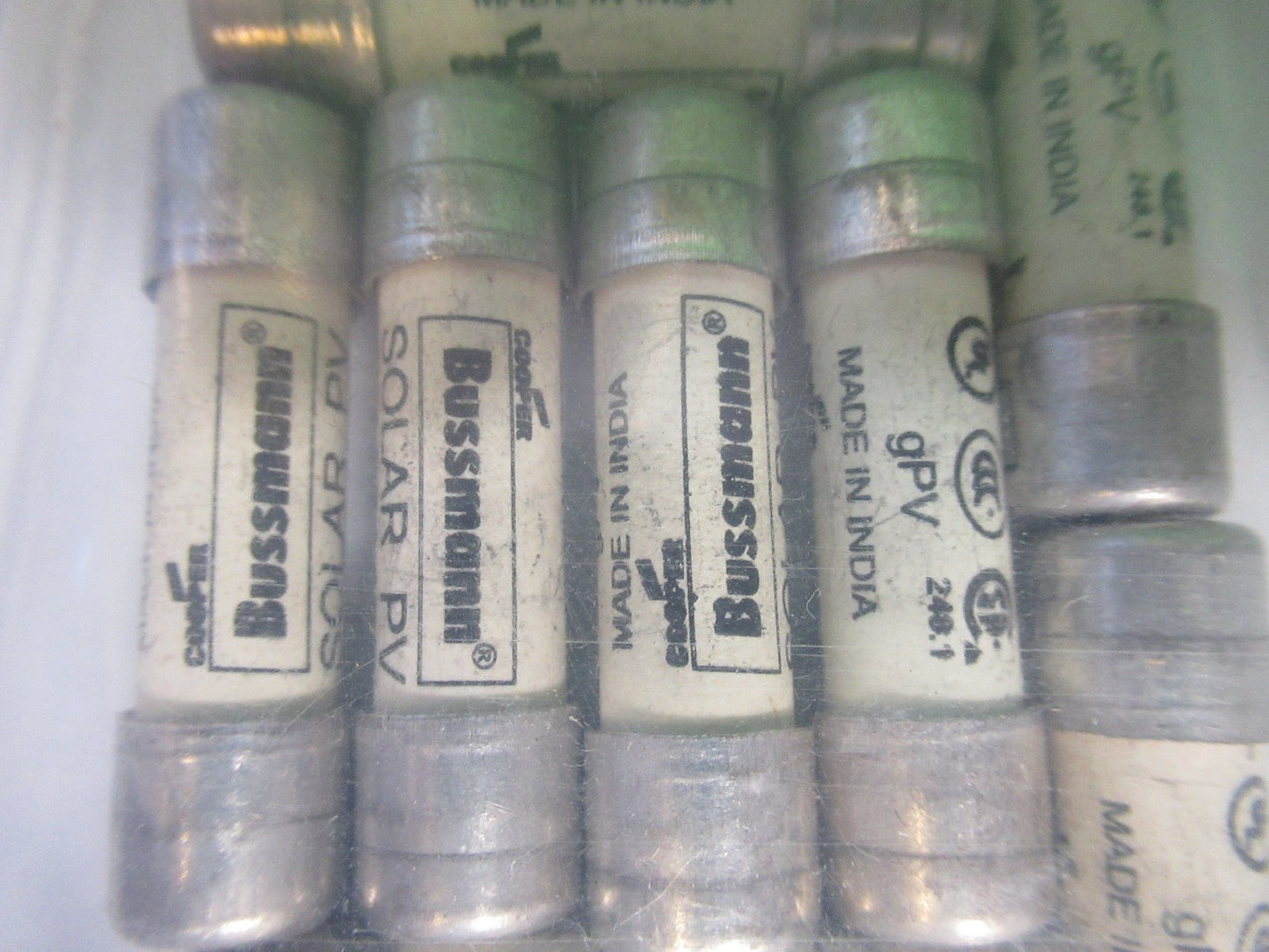 LOT +20 pcs  BUSSMANN ASSORTED FUSES 20 AMPS AS PICTURED T6-B-18
