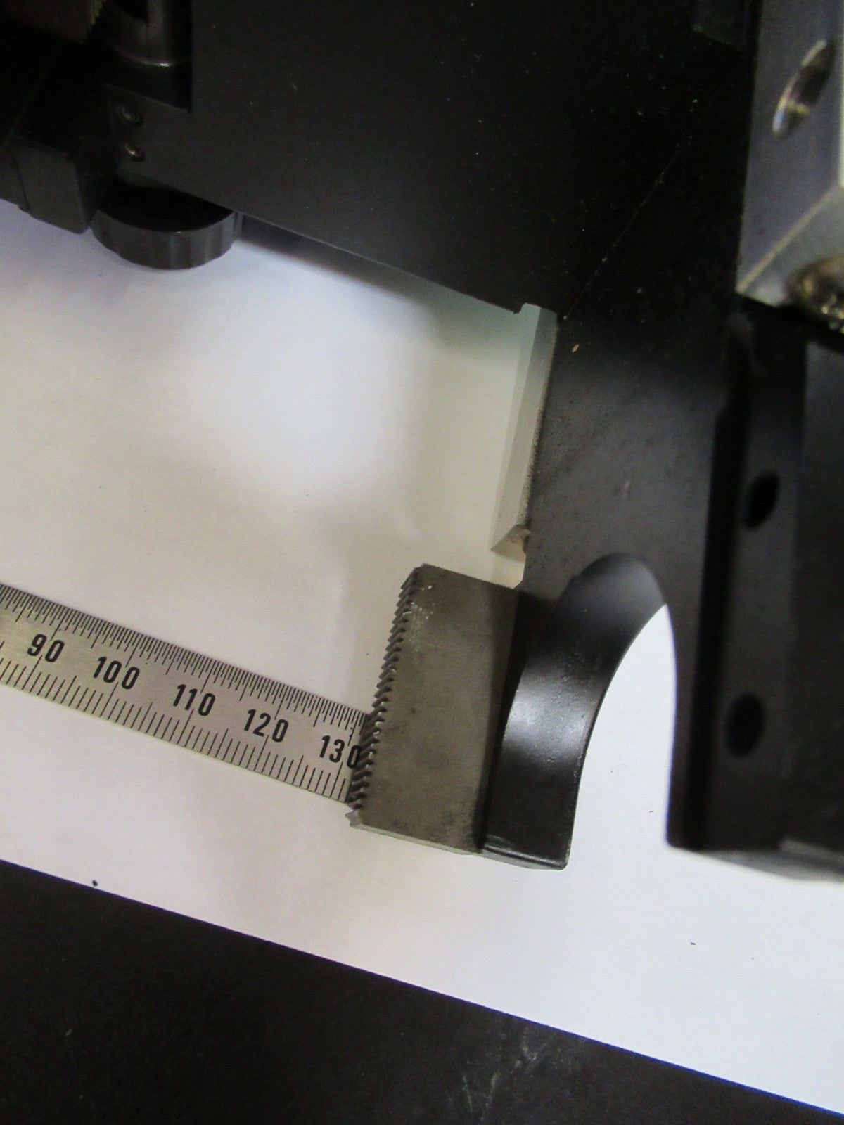 NIKON ECLIPSE E400 STAGE HOLDER ASSEMBLY MICROSCOPE PART AS PICTURED V7-FT-98