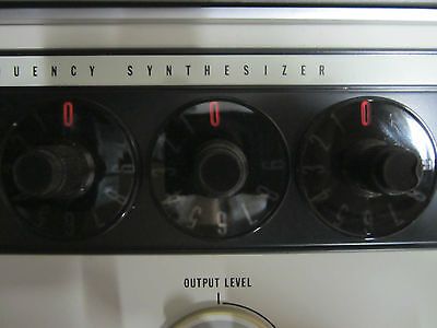 FLUKE 6160B FREQUENCY SYNTHESIZER 1-160 MHz  W/ INTERNAL OSCILLATOR RF MICROWAVE