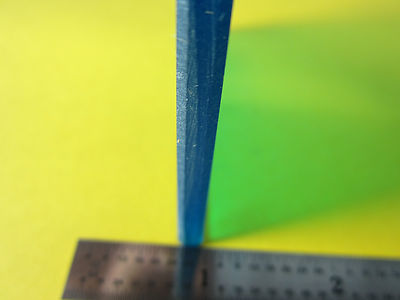 OPTISCHER GROSSES QUADRATISCHES GLAS MIT BLAUEM FILTER LASEROPTIK BIN#28-84