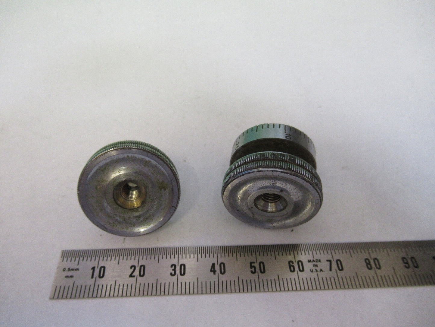 ERNST LEITZ GERMANY SET OF KNOBS ANTIQUE MICROSCOPE PART as pic H3-B-20