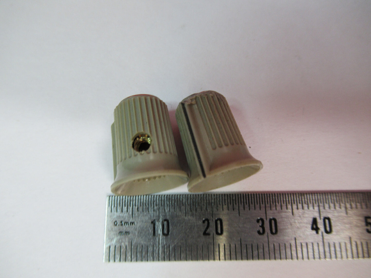 HP HEWLETT PACKARD SET OF PLASTIC KNOBS INSTRUMENT AS PICTURED Y6-B-13