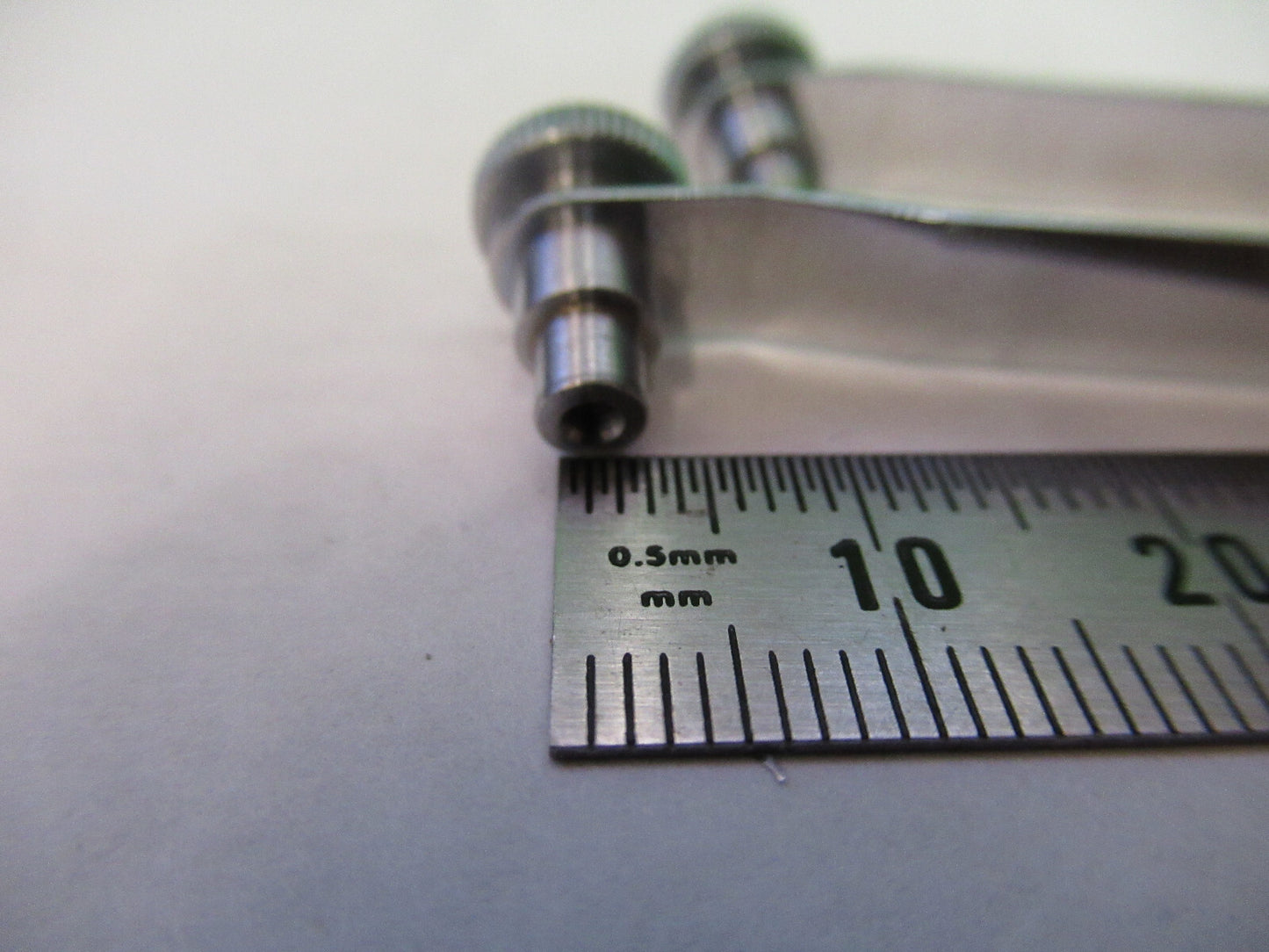 CARL ZEISS GERMANY PAIR CLIPS STAGE MICROSCOPE PART AS PICTURED X9-B-25