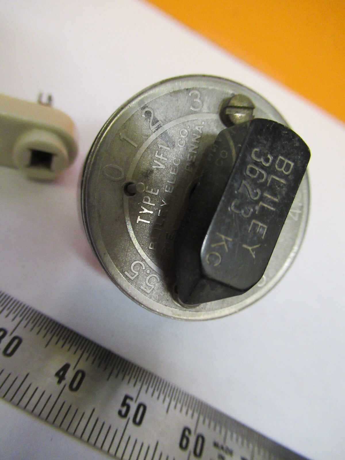 BLILEY RESONATOR QUARTZ CRYSTAL VF1 VARIABLE FREQUENCY AS PICTURED Y1-A-36
