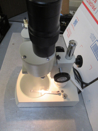 STEREO MICROSCOPE 10X TO 40X OPTICS NICE WORKING OK AS PICTURED &TD-3