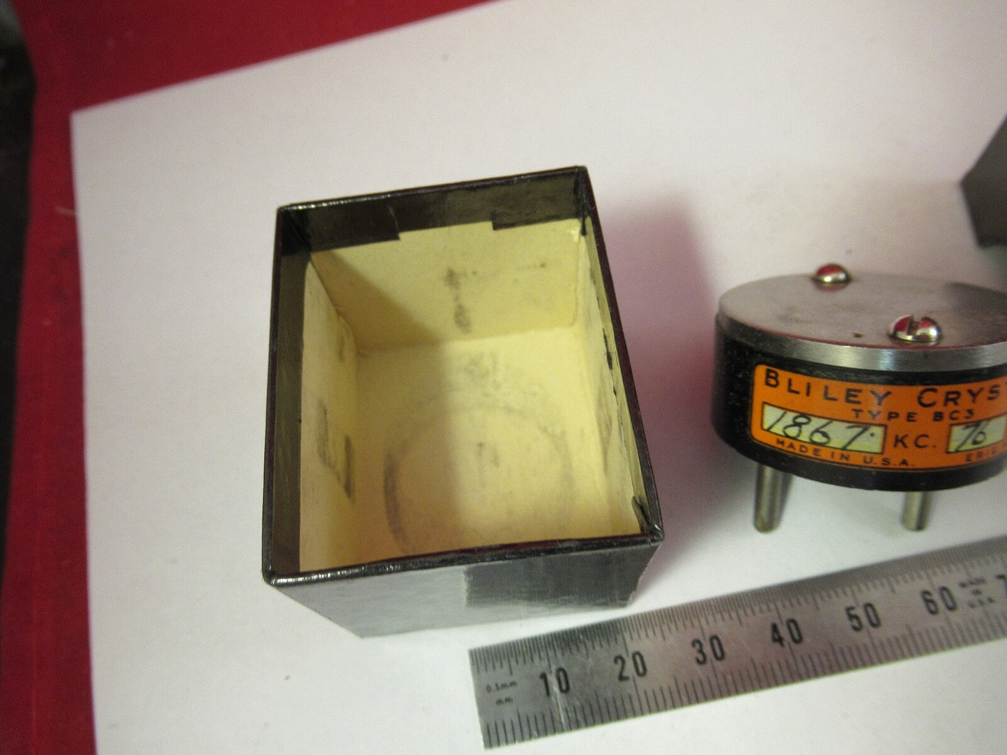Vintage 1940's Quartz Crystal Bliley Electric Co. BC3 Frequency 1867 Kc +Box