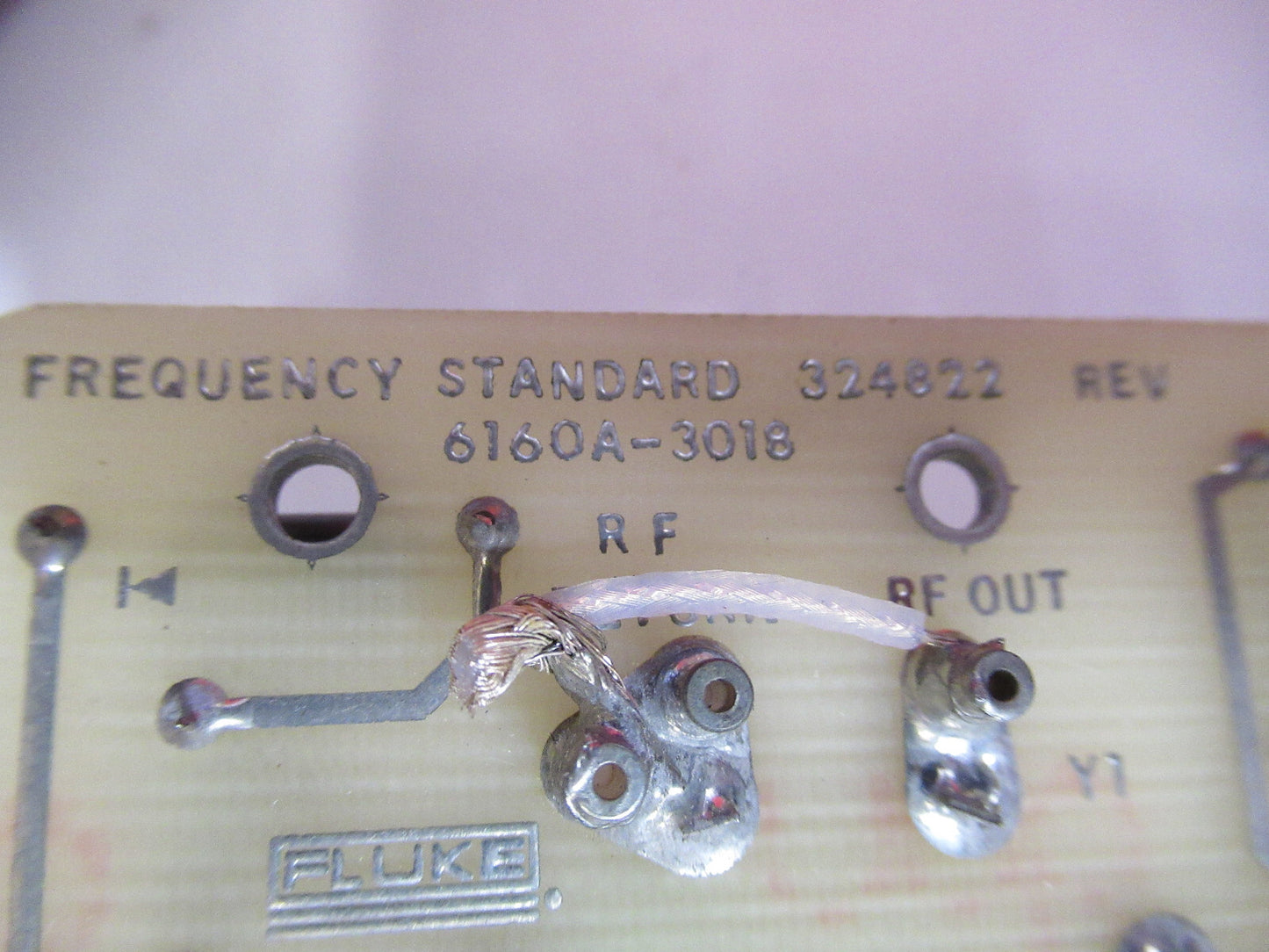 FLUKE VECTRON QUARTZ 5 MHz HIGH PRECISION OSCILLATOR TIME BASE Y5-A-27