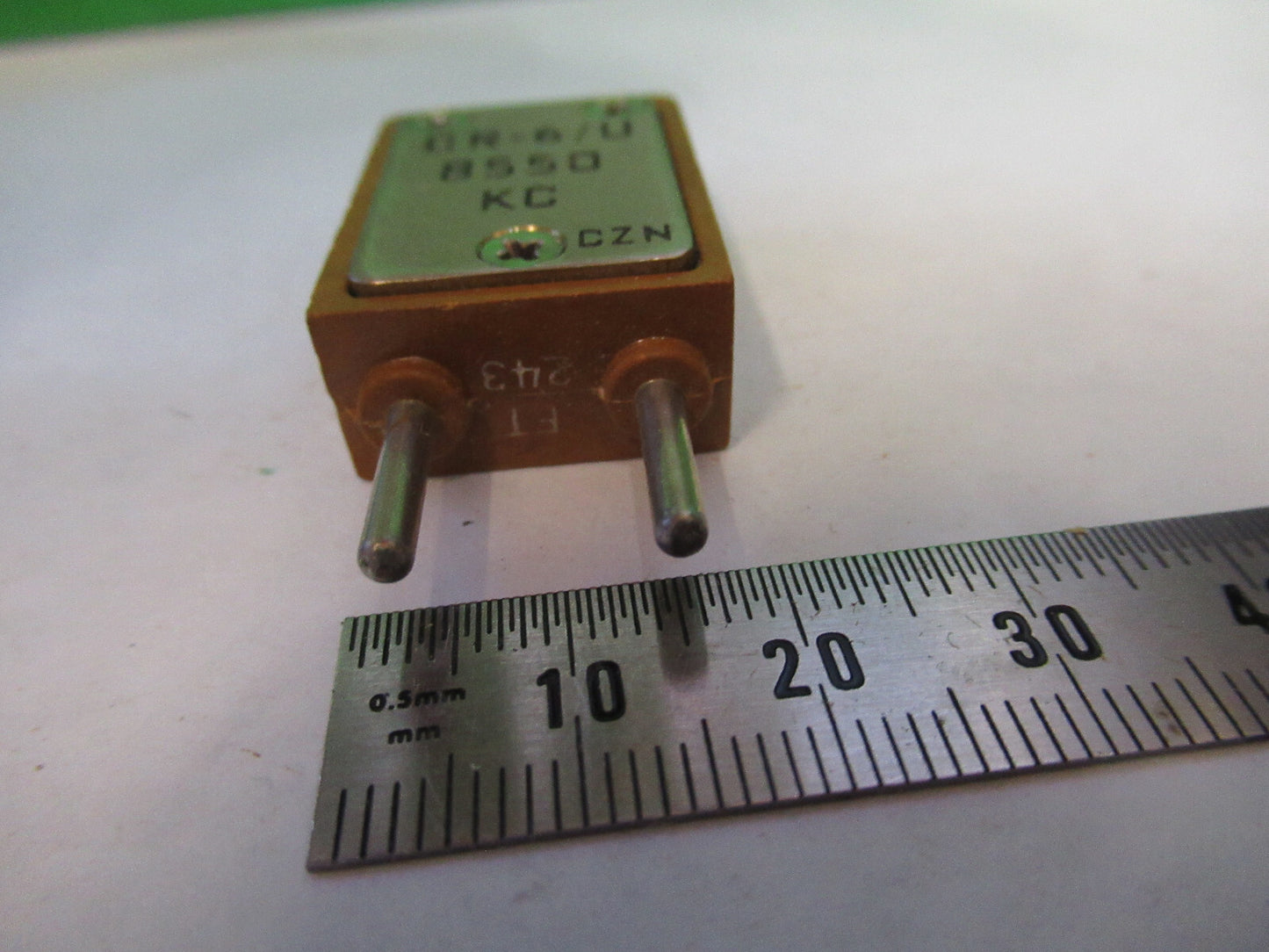 WWII FT-243 QUARTZ CRYSTAL CZN  8550 kHz FREQUENCY CONTROL AS PICTURED S1-B-39
