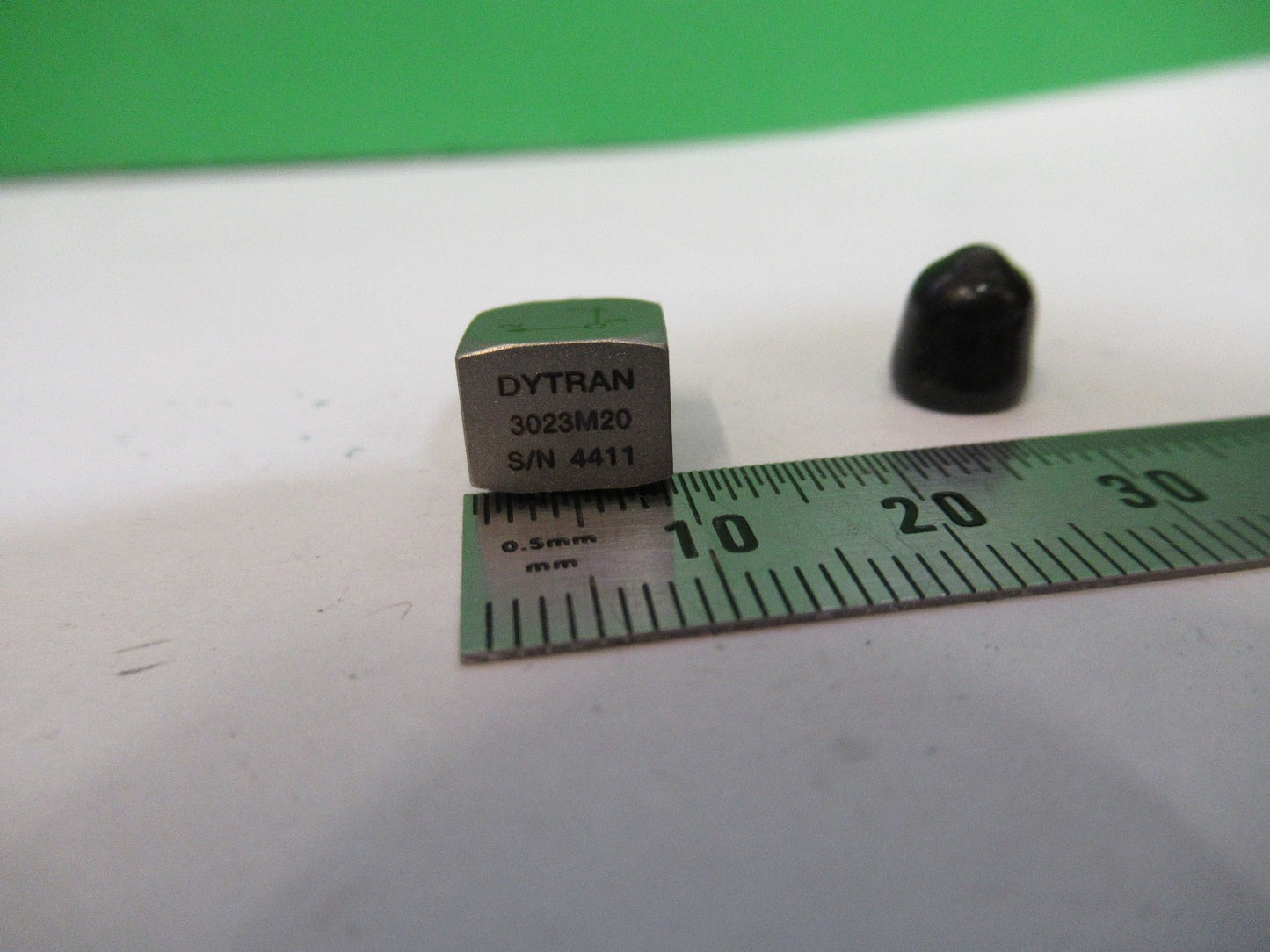 TRIAX DYTRAN 3023M20 10mV/g ACCELEROMETER VIBRATION SENSOR AS PICTURED V3-A-86
