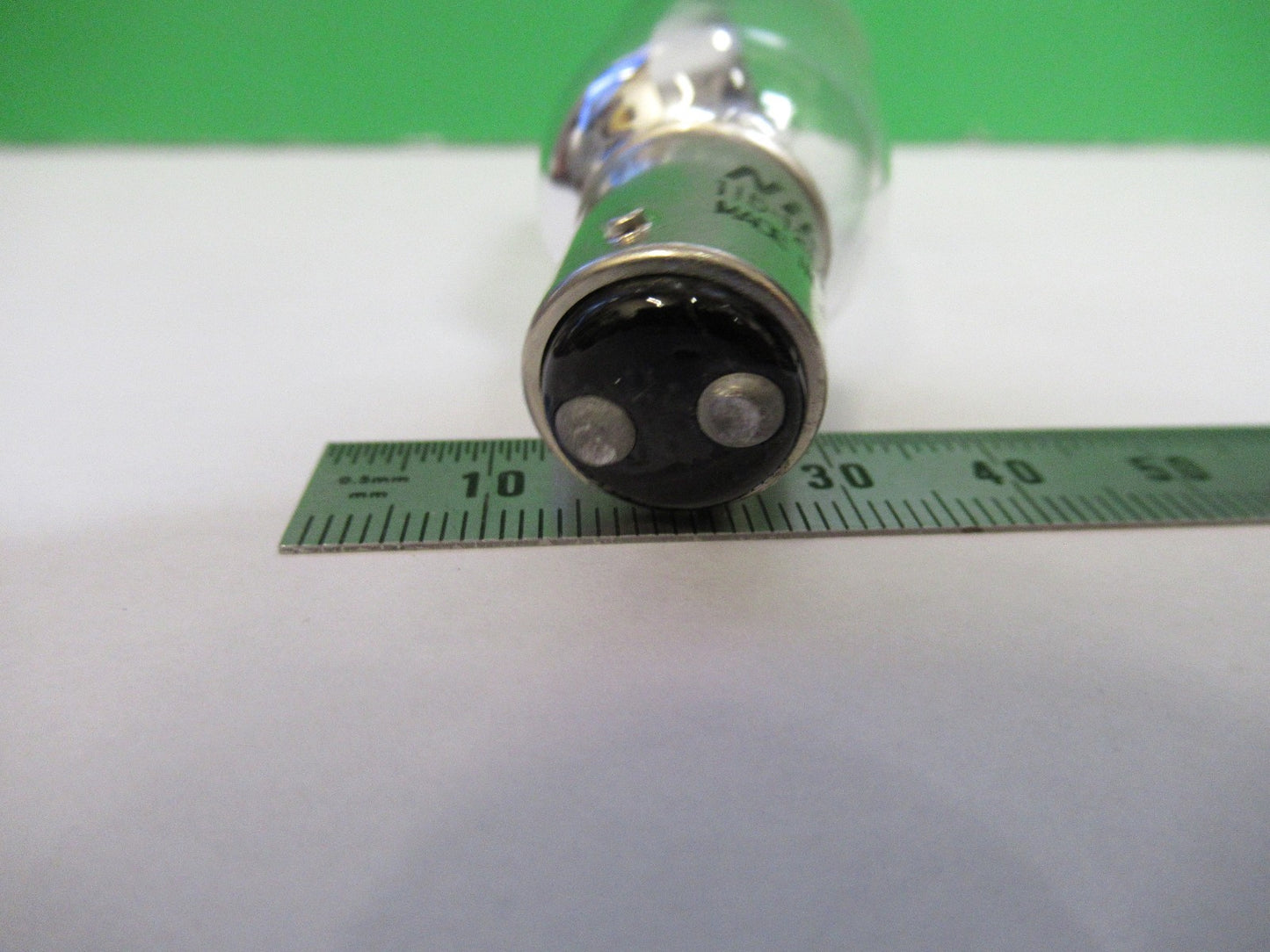 NIKON JAPAN LAMP  115V 30W OPTICS MICROSCOPE PART As Pictured T4-B-25