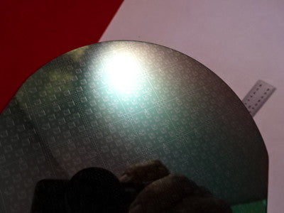 SILICON WAFER WITH COMPONENTS DEVICES COLLECTABLE PART AS PICTURED &Z7-19