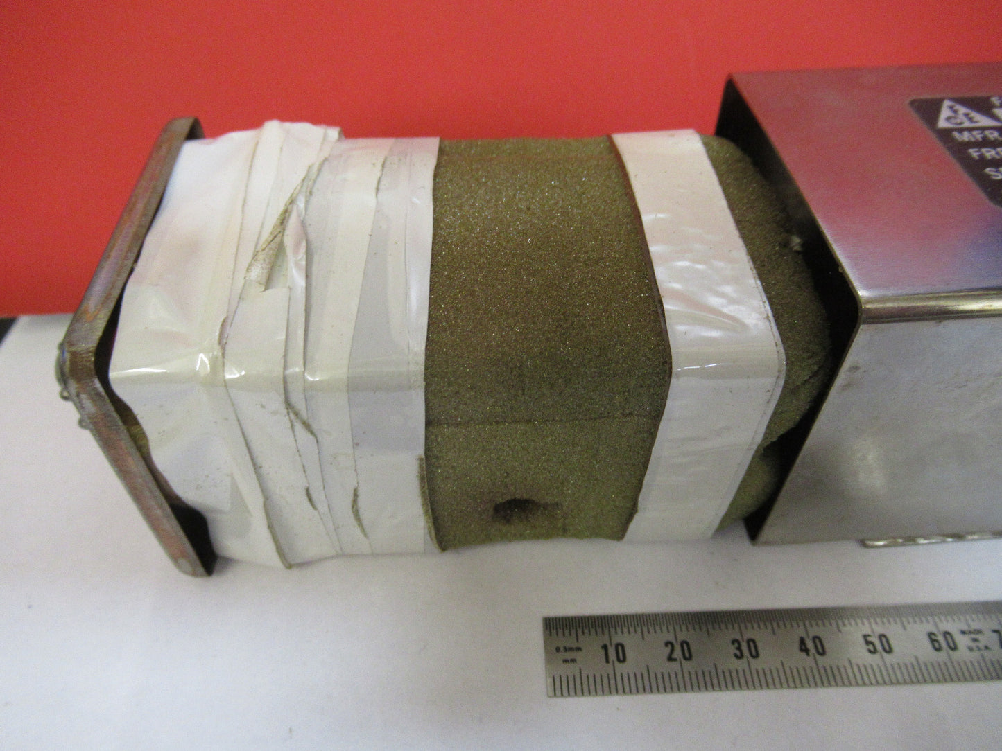 FREQUENCY ELECTRONICS QUARTZ OSCILLATOR FREQUENCY 20-22 MHz AS PICTURED G4-A-31