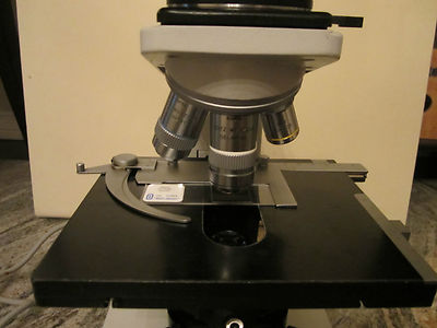 LEITZ MICROSCOPE LABORLUX 12 OPTICS 4 OBJECTIVES POWER UP AND OPERATES OK