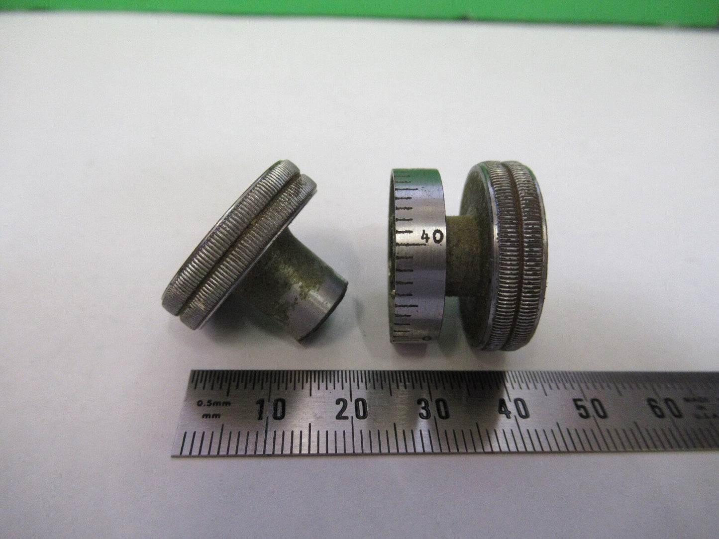 ERNST LEITZ GERMANY SET OF KNOBS ANTIQUE MICROSCOPE PART as pic H3-B-20