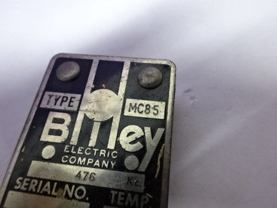 BLILEY QUARTZ MC85 RESONATOR OSCILLATOR FREQUENCY CONTROL AS PICTURED &Z6-16