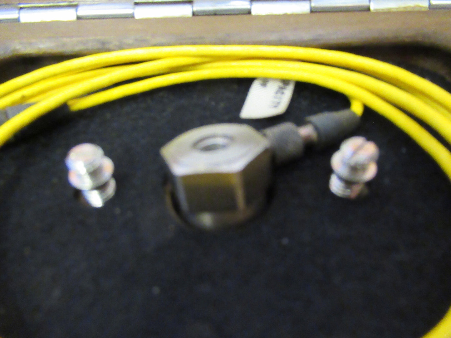STATHAM AK 117 UNIAXIAL ACCELEROMETER VIBRATION SENSOR AS PICTURED X6-A-30