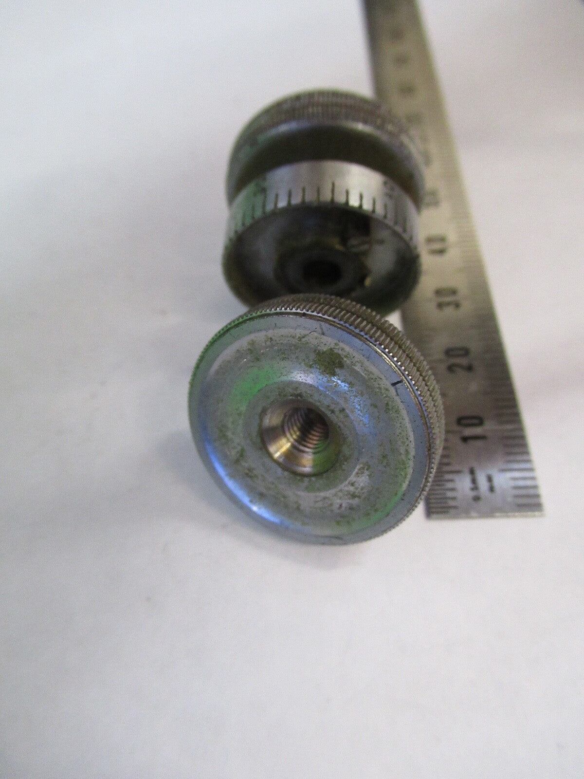 ERNST LEITZ GERMANY SET OF KNOBS ANTIQUE MICROSCOPE PART as pic H3-B-20