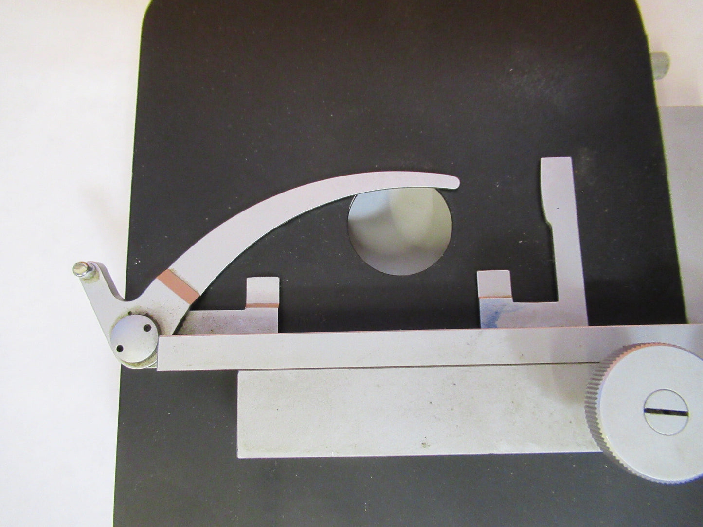 LEITZ WETZLAR STAGE XY TABLE MICROMETER MICROSCOPE PART AS PICTURED Y2-A-78