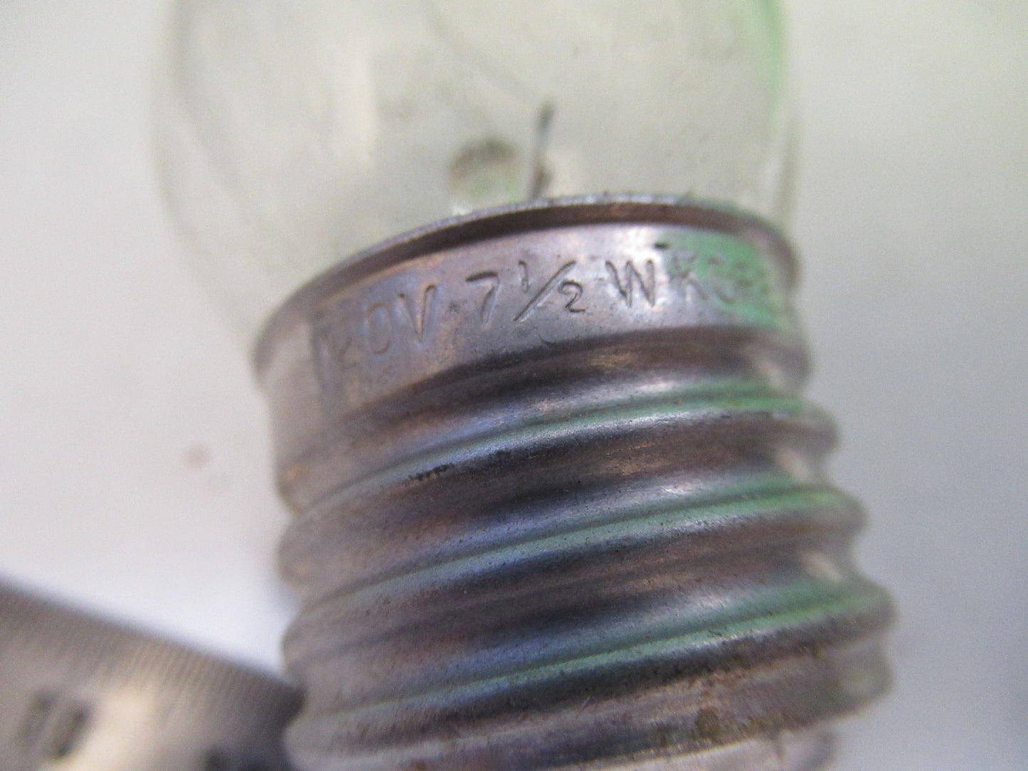 BAUSCH LOMB 7 1/2 AO 120V BULB REPLACEMENT MICROSCOPE PART AS PICTURED W3-C-11