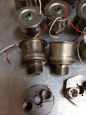 FOR PARTS lot TRANSMITTER 418-17054 AIRCRAFT PRESSURE FUEL AS PICTURED &Q1-FT70