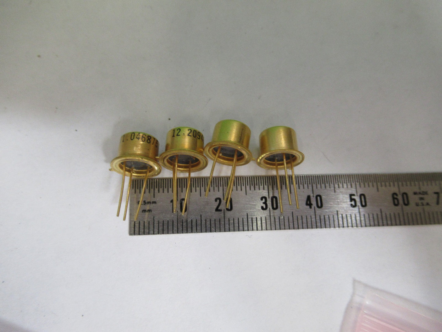 KVG SPACE SWEPT MHz RESONATOR QUARTZ FREQUENCY CONTROL AS PICTURED T5-A-111
