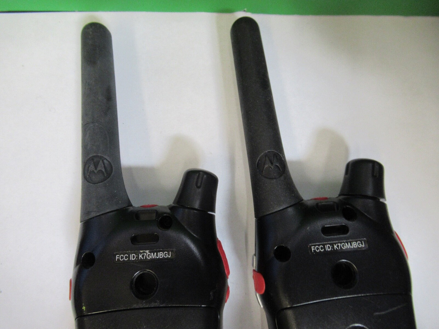 PAIR USED WALKIE TALKIES MOTOROLA WITHOUT CHARGER AS PICTURED 18-FT-50