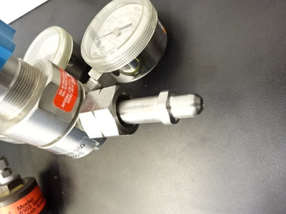 MATHESON 3513 + FLASH ARRESTOR MANOMETER REGULATOR VALVE GAS PROCESS AS IS 78-03
