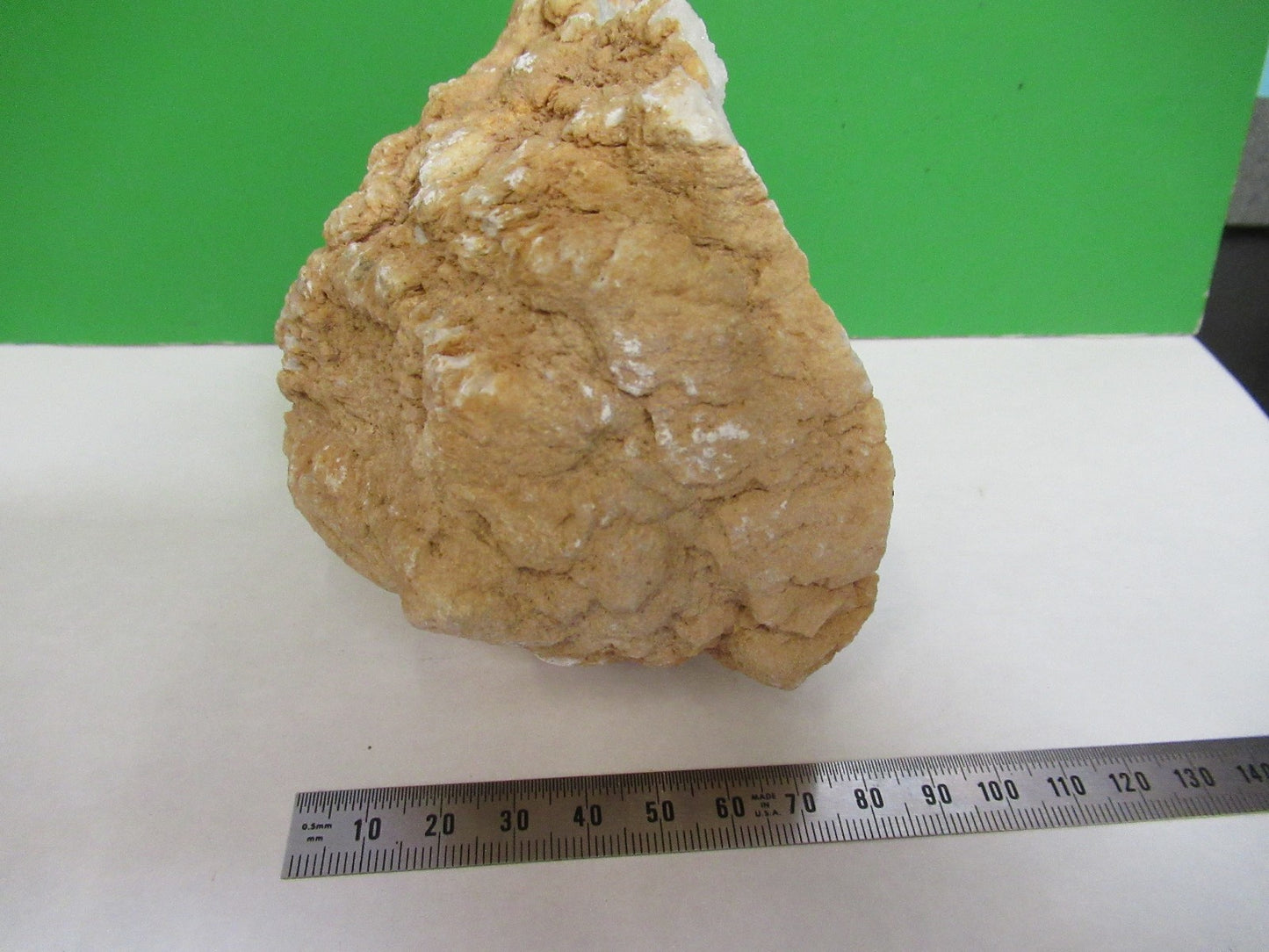 AMAZING GEODE QUARTZ MINERAL SAMPLE BEAUTIFUL SPECIMEN AS PICTURED T7-FD-92
