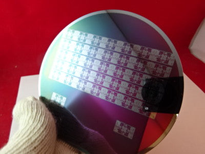 COLLECTABLE SEMICONDUCTOR WAFER SILICON WITH COMPONENTS NICE AS IS #83-A-25