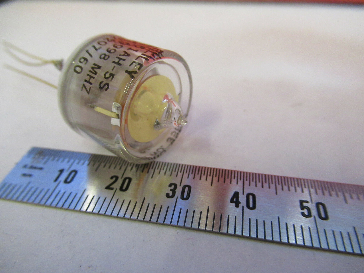BLILEY ELECTRIC 5 MHz RESONATOR GLASS PKG FREQUENCY CONTROL AS PICTURED &1-DT-99
