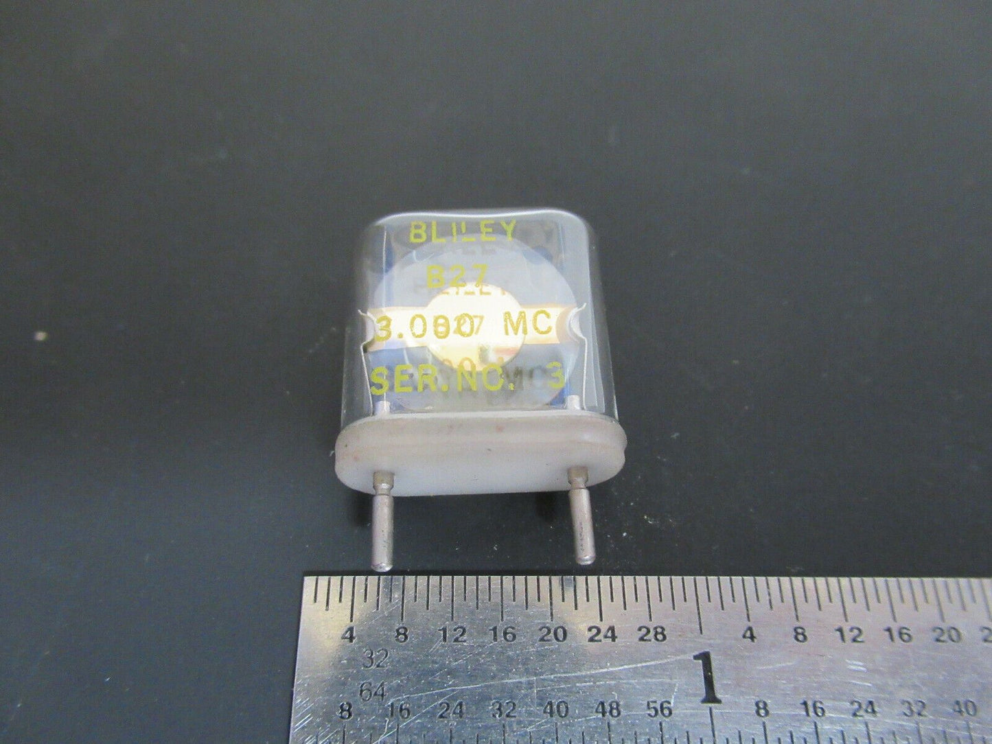 BLILEY ELECTRIC QUARTZ CRYSTAL B27 RESONATOR 3.0 MHz FREQUENCY AS PIC #FT-1-A-79