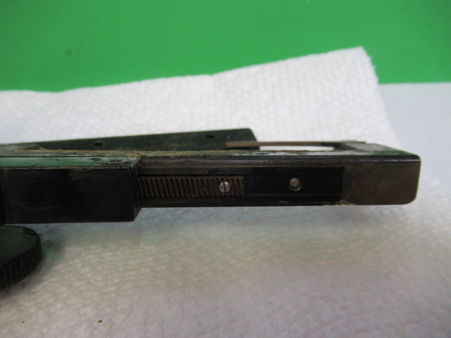 For parts BAUSCH LOMB  XY STAGE CLIPS MICROSCOPE PART AS PICTURED S1-B-98
