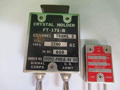ANTIQUE SIGNAL XTALS QUARTZ CRYSTAL FREQUENCY CONTROL RADIO AS PICTURED T6-B-38