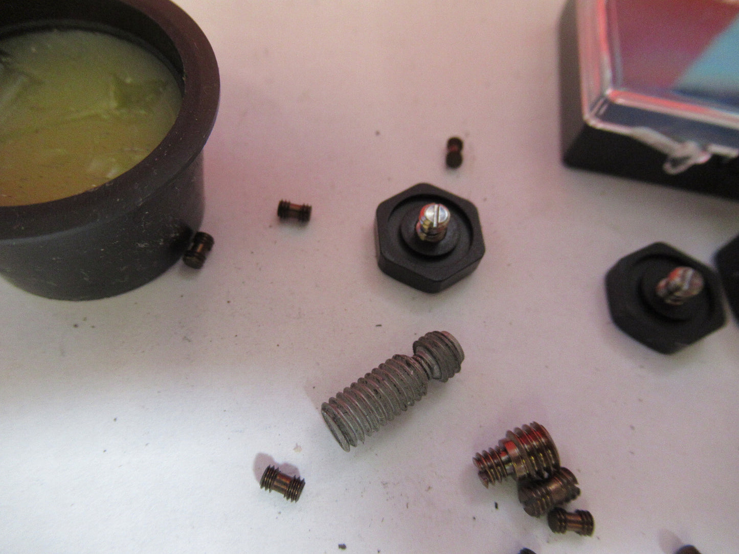 PCB PIEZOTRONICS ENDEVCO ACCESSORIES PETROWAX STUDS BASES AS PIC  T9-A-64