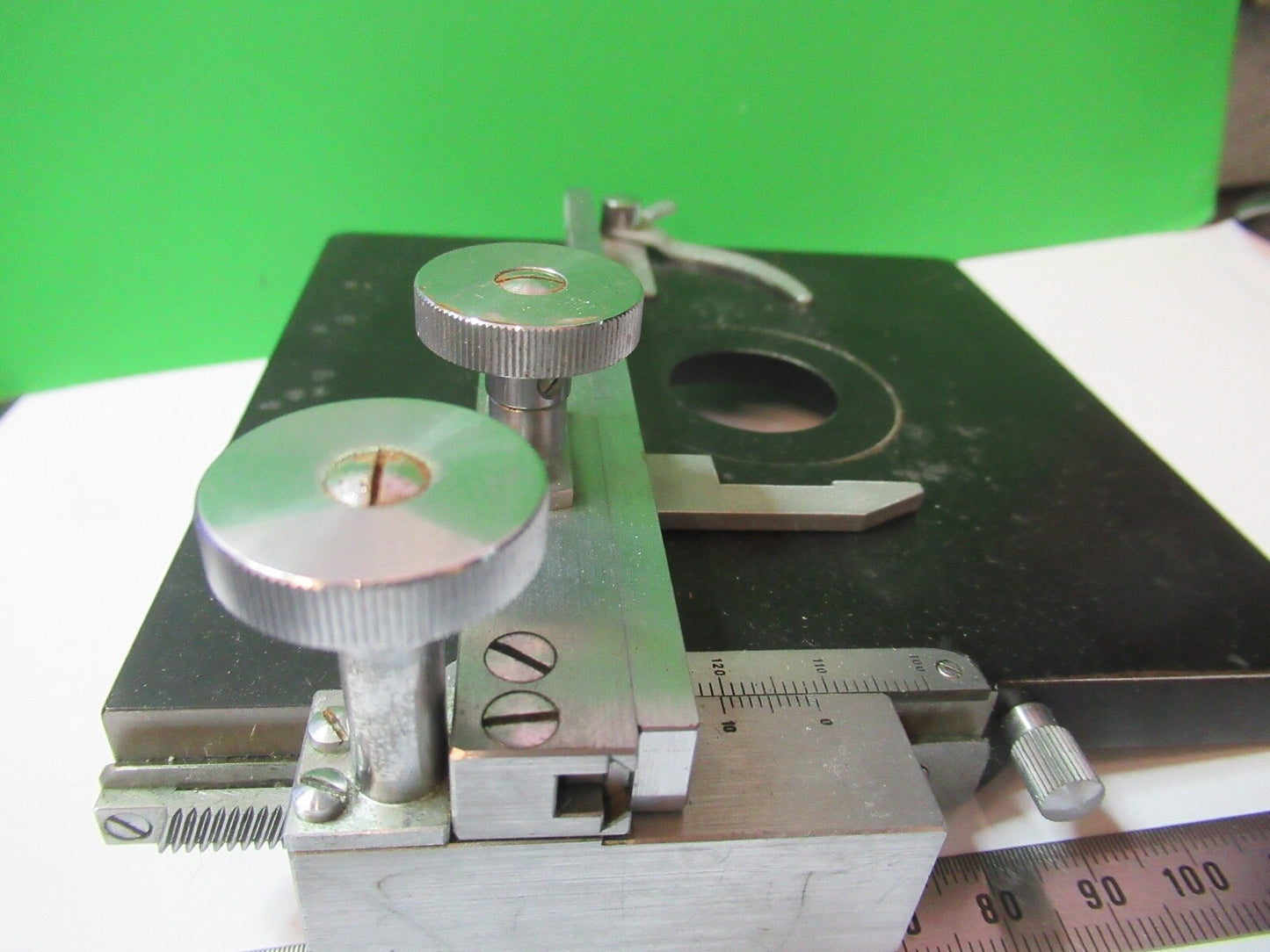 REICHERT AUSTRIA STAGE XY TABLE WORKS OK  MICROSCOPE PART AS PICTURED G5-A-27