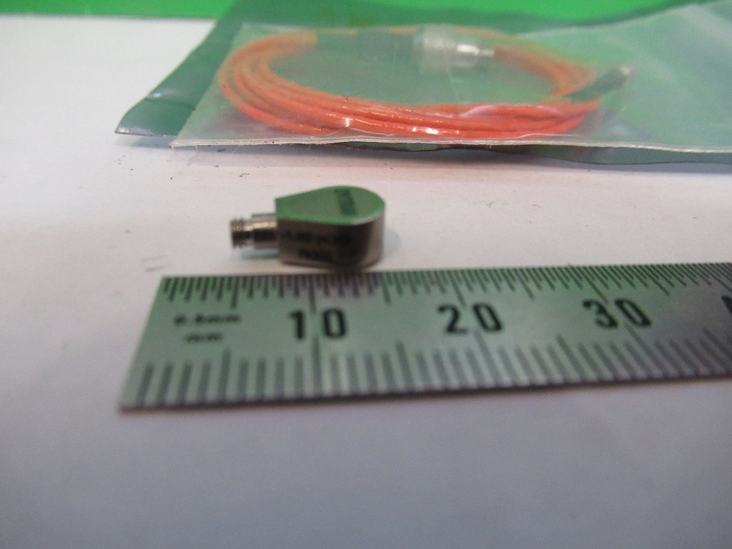 ACCELEROMETER DYTRAN 3225E1 VIBRATION SENSOR 1.6 pC/g as pictured  V3-A-83