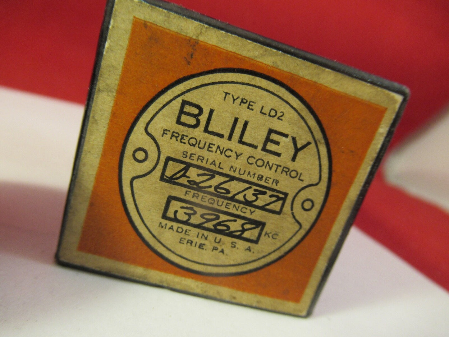 Vintage 1940's Quartz Crystal Bliley Electric Co. LD2 Frequency 1975.5 Kc + Box