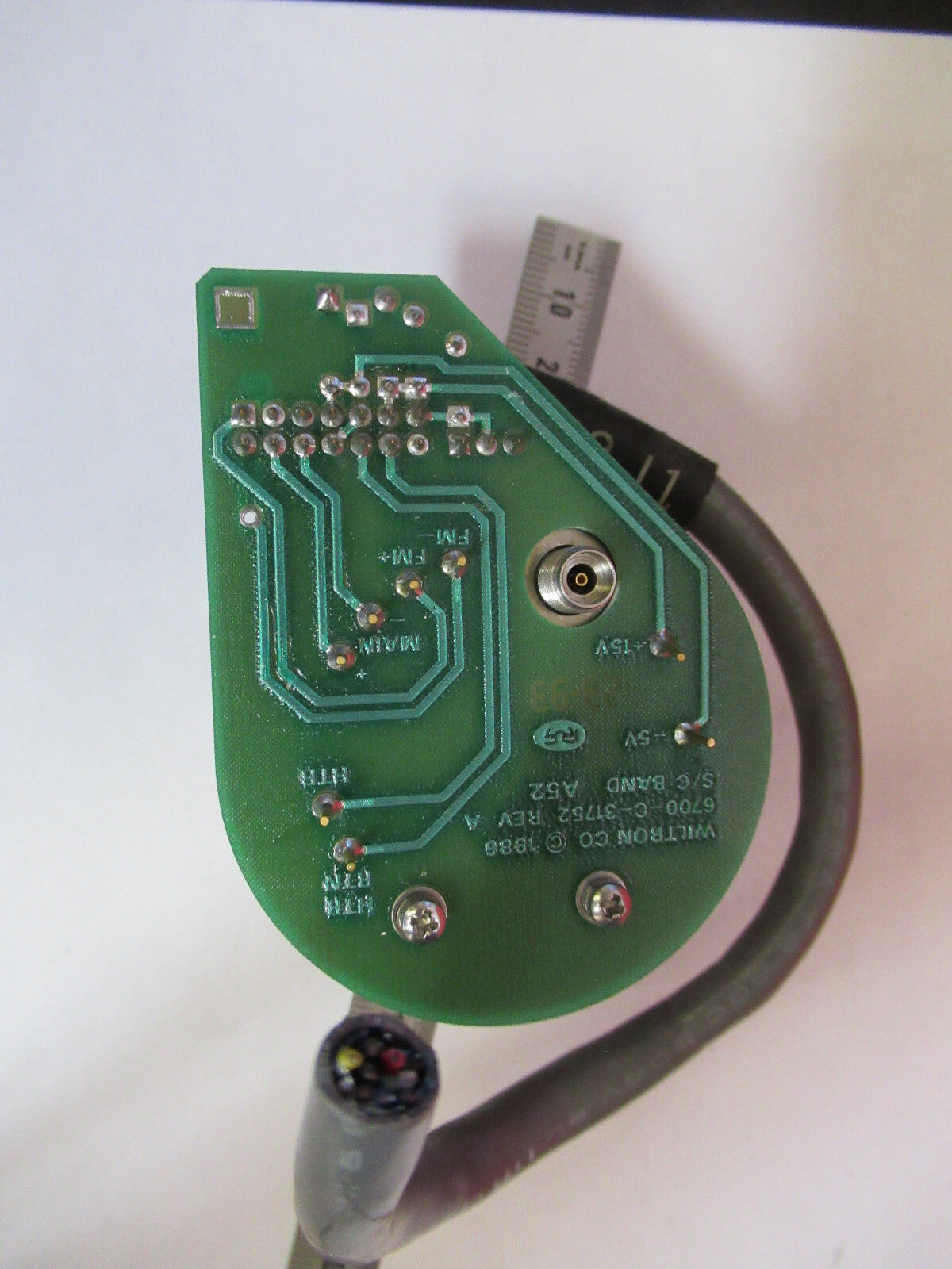 YIG OSCILLATOR MICROWAVE RF FREQUENCY GHz  WILTRON  C20438 AS PICTURED  T7-A-38