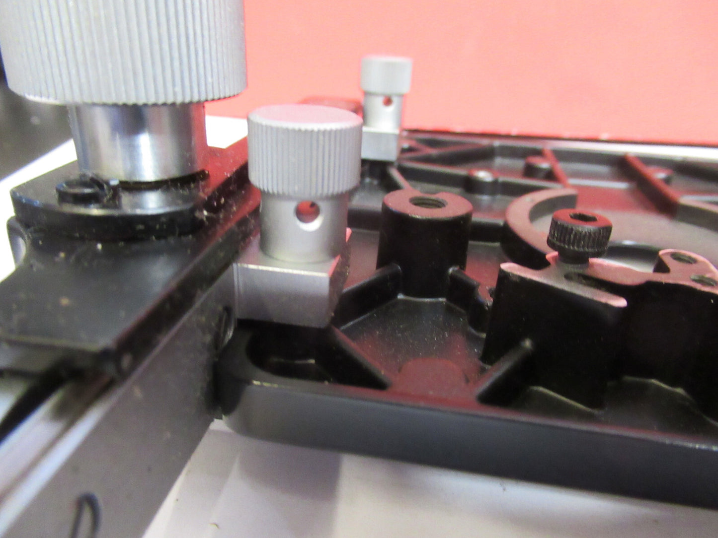 LEITZ WETZLAR GERMANY  XY STAGE CLIP MICROSCOPE PART AS PICTURED H9-B-44