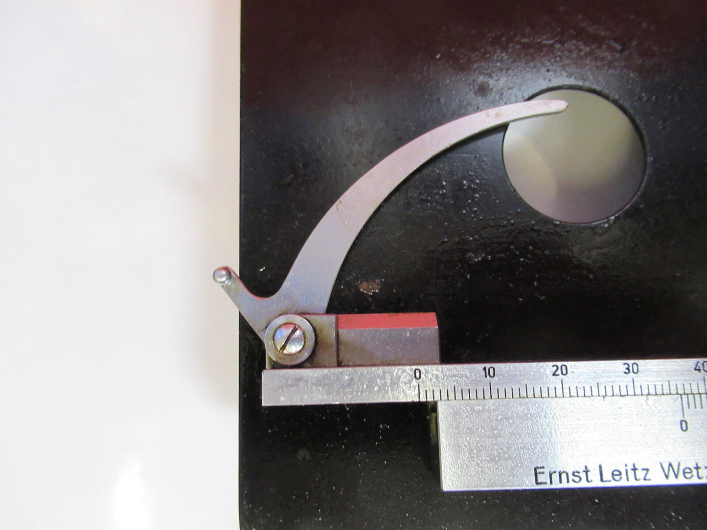 LEITZ GERMANY WETZLAR XY STAGE TABLE CLIPS MICROSCOPE PART AS PICTURED T9-A-19