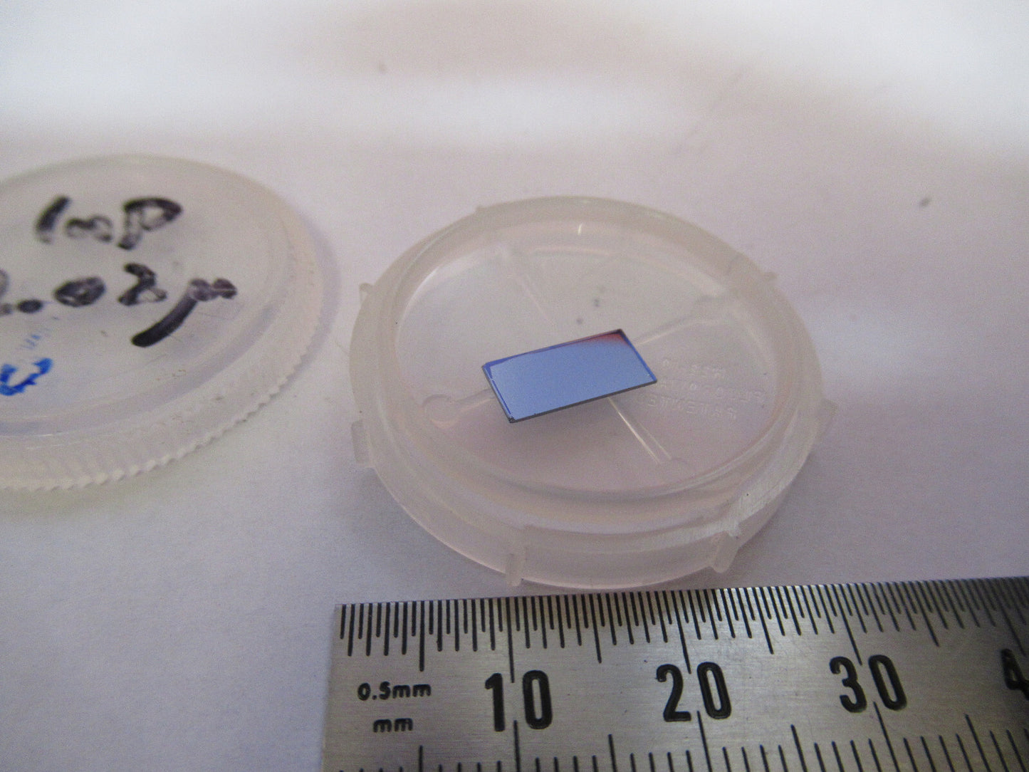 InP INDIUM PHOSPHIDE SINGLE CRYSTAL WAFER ELECTRONIC MATERIA AS PICTURED S6-A-26