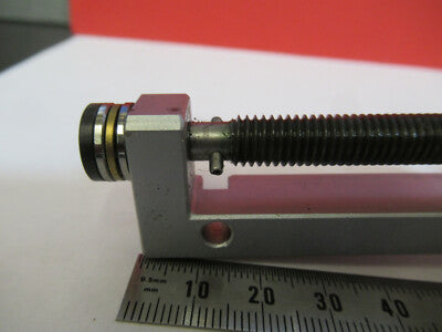 LEITZ WETZLAR GERMANY LINEAR POSITIONING KNOB SCREW ASSEMBL AS PICTURED #B7-A-40