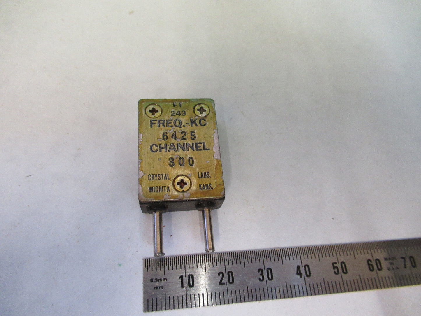 WWII FT-243 QUARTZ CRYSTAL LABS 6425 kHz FREQUENCY CONTROL AS PICTURED S1-B-37