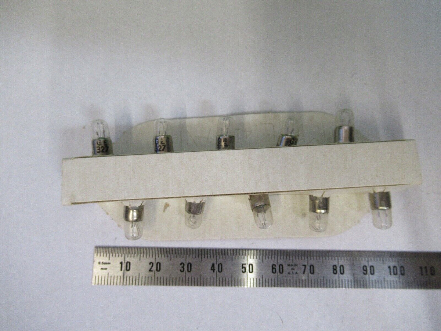 LOT 10 PCS GE GENERAL ELECTRIC 327 28V LAMP BULB AS PICTURED 8X-A-47