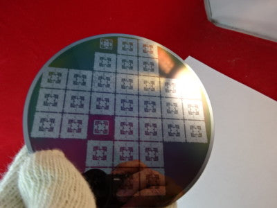 COLLECTABLE SEMICONDUCTOR WAFER SILICON WITH COMPONENTS NICE AS IS #83-A-24