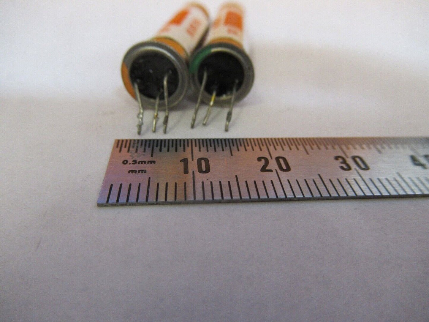 PAIR RARE QUARTZ CRYSTAL 99.992 KHz MIDLAND ROSS FREQUENCY AS PICTURED 1-DT-16
