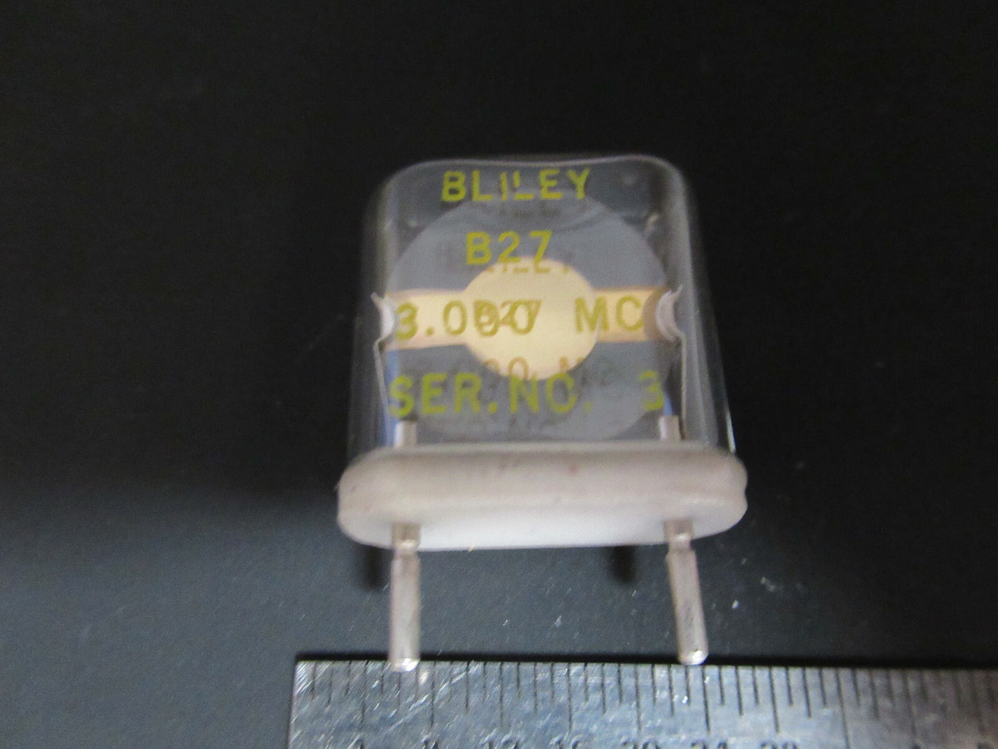 BLILEY ELECTRIC QUARTZ CRYSTAL B27 RESONATOR 3.0 MHz FREQUENCY AS PIC #FT-1-A-79