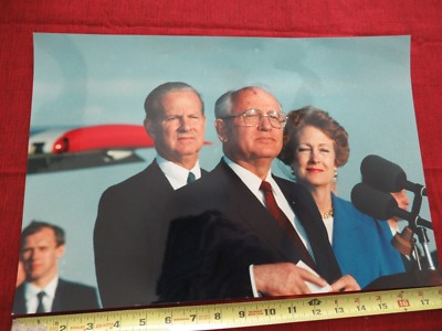 LARGE COLLECTABLE RUSSIA GORBACHEV USA BAKER WH MEETING VINTAGE PHOTOGRAPH &BLI